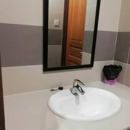 Sakura Homestay 4 Bedrooms 14Pax- Eaton Hills Padang Kerbau Miri Exterior photo