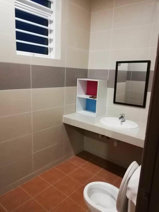 Sakura 4 Bedrooms 14pax- Eaton Hills Padang Kerbau Miri