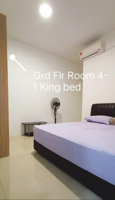 Sakura 4 Bedrooms 14pax- Eaton Hills Padang Kerbau Holiday home *